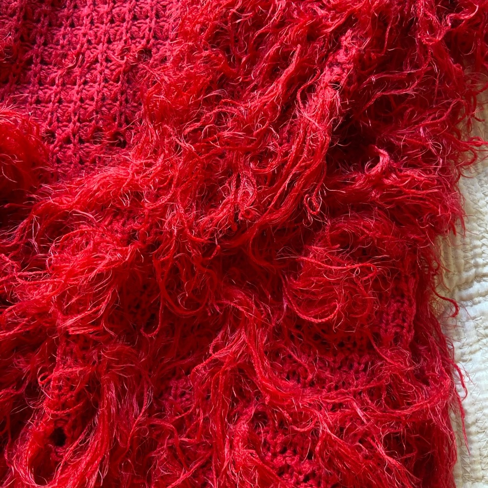 Red sweater - Picture 2 of 3